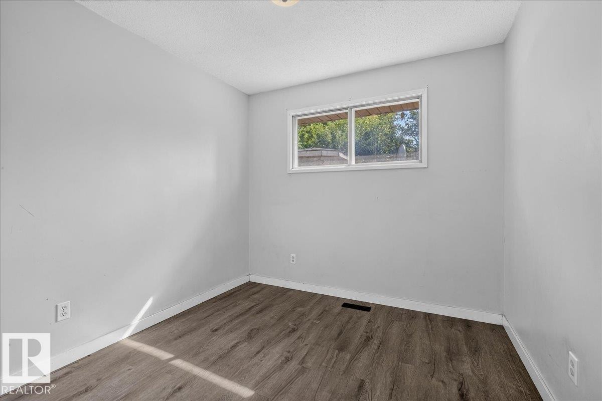 1939 61 Street Nw, Edmonton, AB - Indoor Photo Showing Other Room