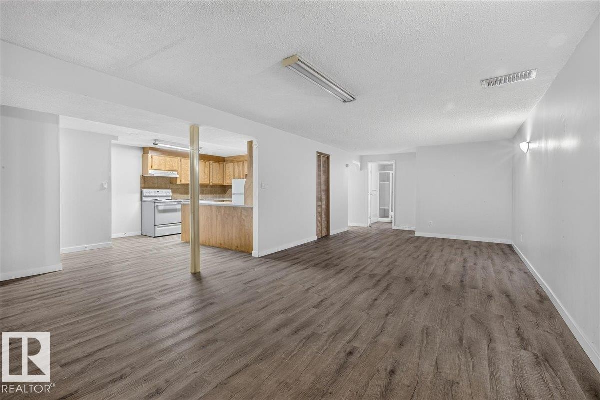 1939 61 Street Nw, Edmonton, AB - Indoor