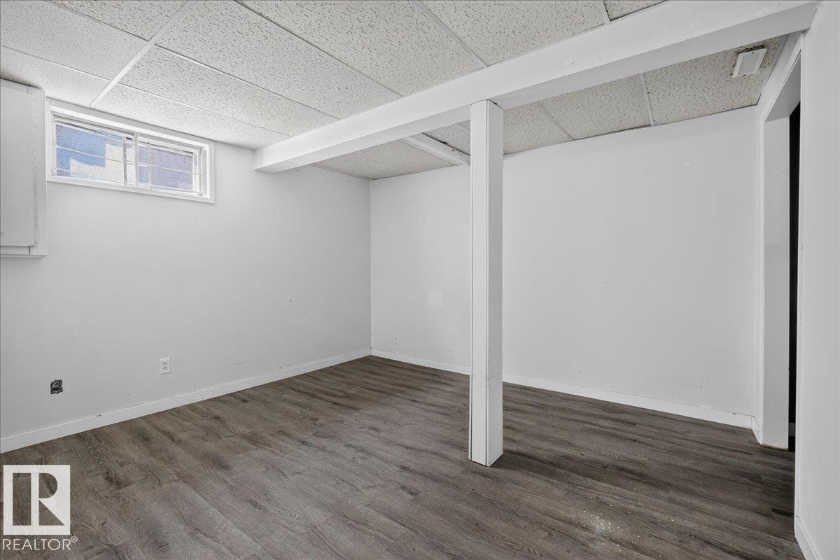 1939 61 Street Nw, Edmonton, AB - Indoor Photo Showing Other Room