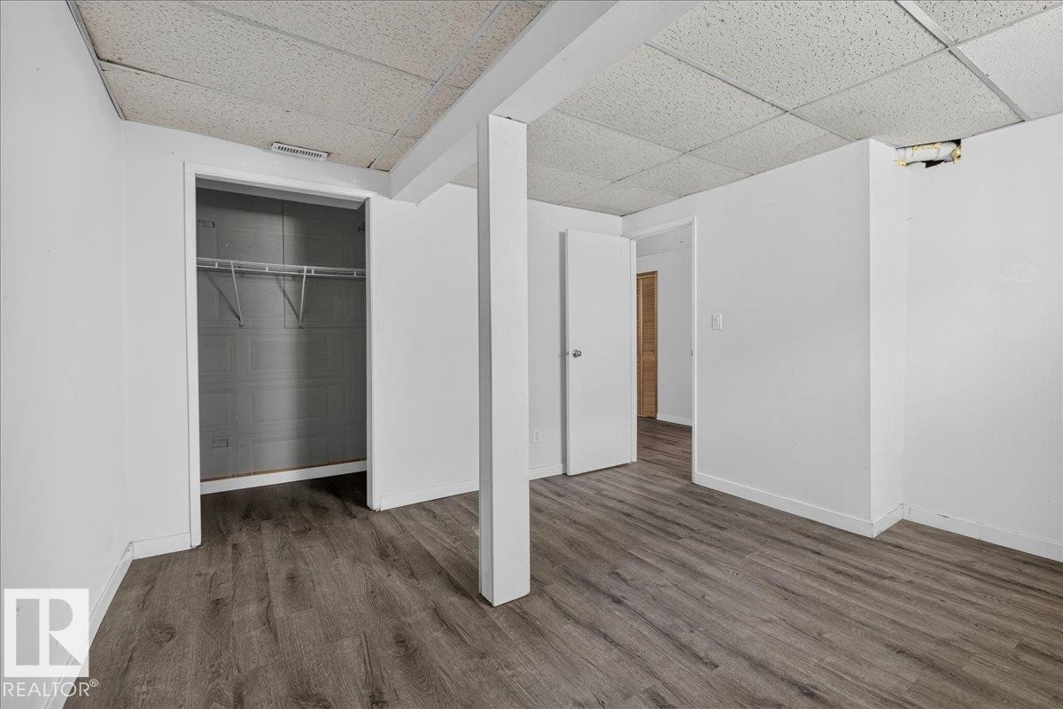 1939 61 Street Nw, Edmonton, AB - Indoor Photo Showing Other Room
