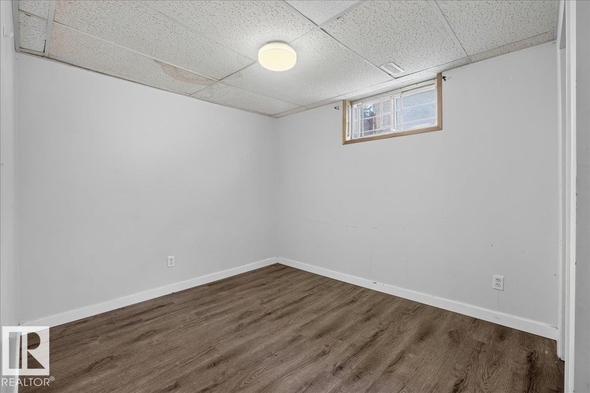 1939 61 Street Nw, Edmonton, AB - Indoor Photo Showing Other Room