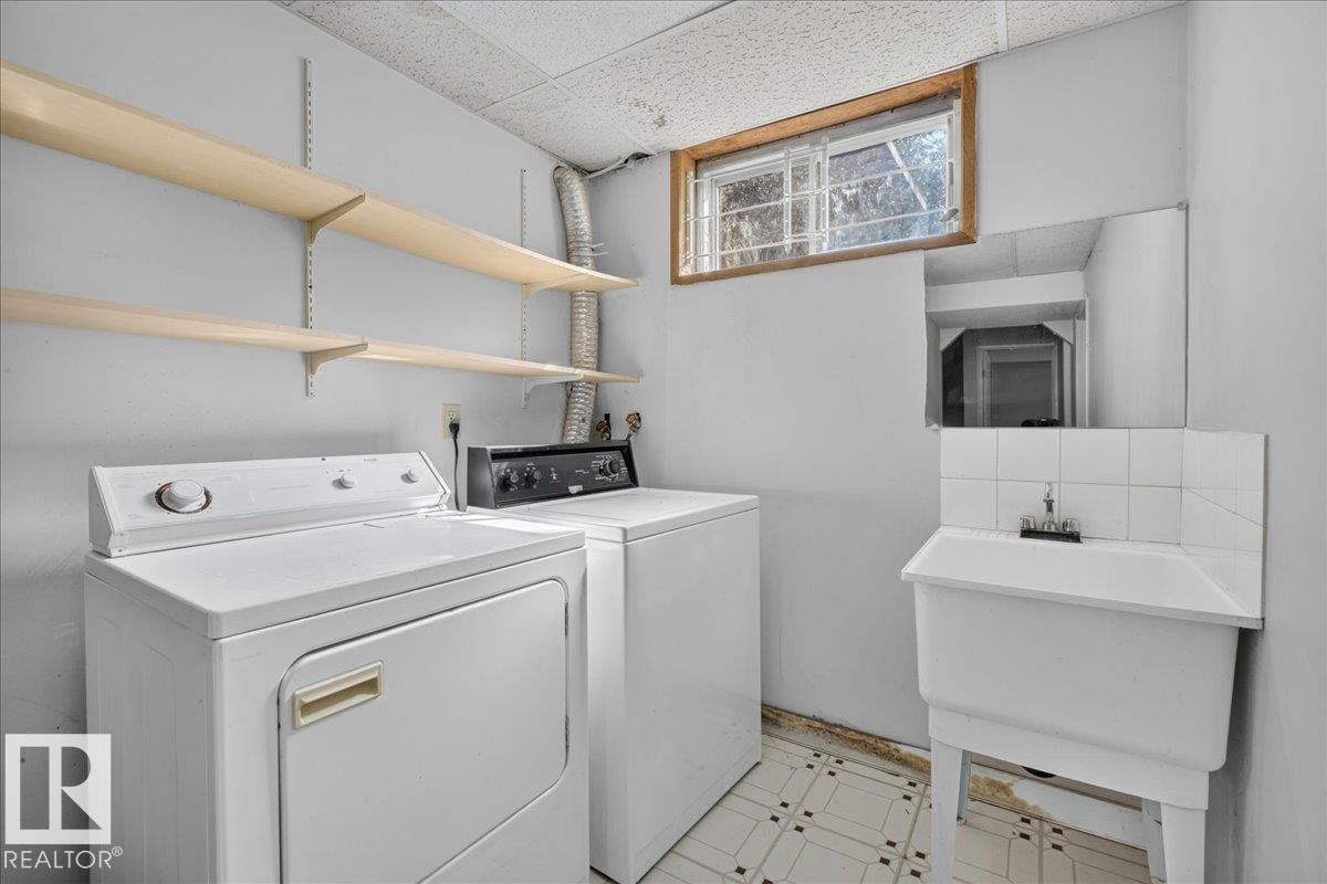 1939 61 Street Nw, Edmonton, AB - Indoor Photo Showing Laundry Room