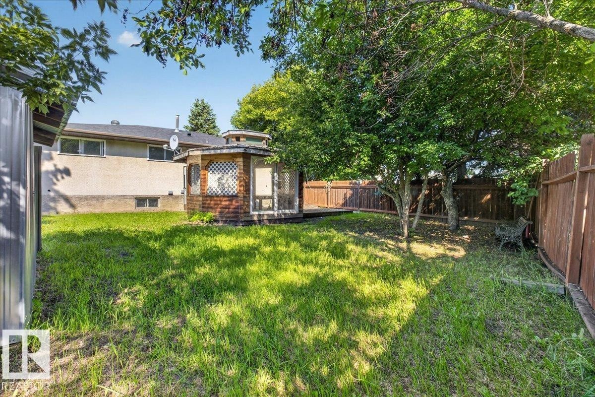 1939 61 Street Nw, Edmonton, AB - Outdoor