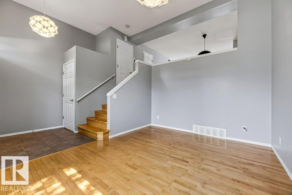 #7 8304 11 Av Sw, Edmonton, AB - Indoor Photo Showing Other Room