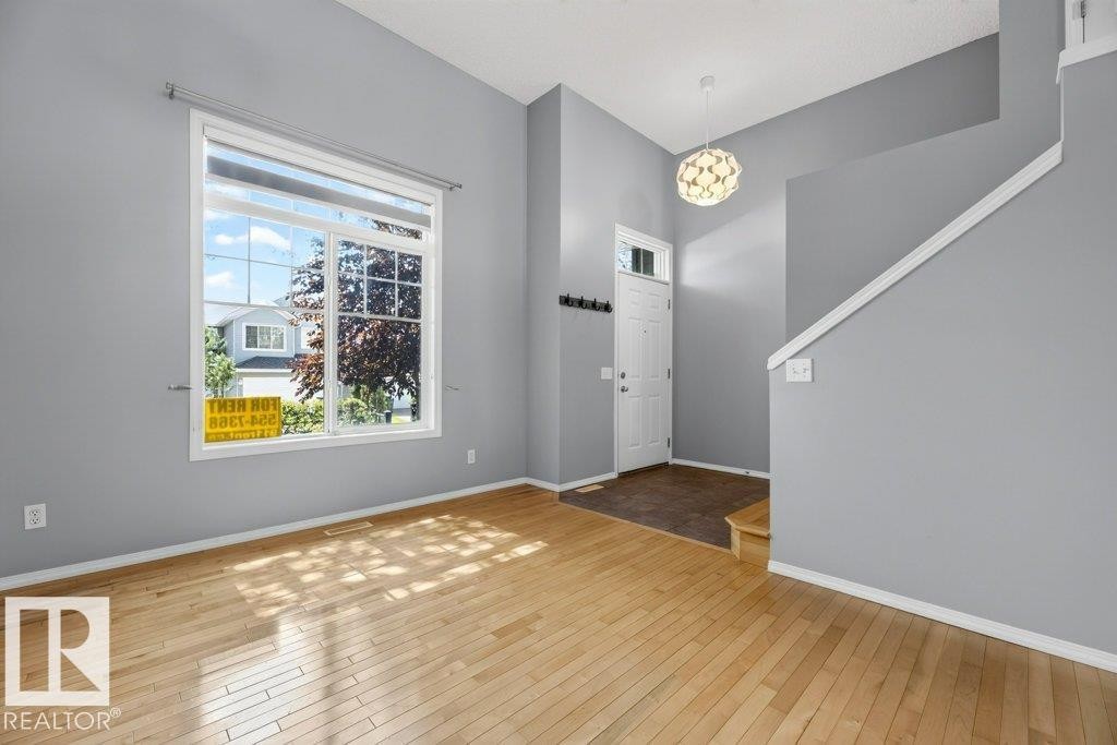 #7 8304 11 Av Sw, Edmonton, AB - Indoor Photo Showing Other Room