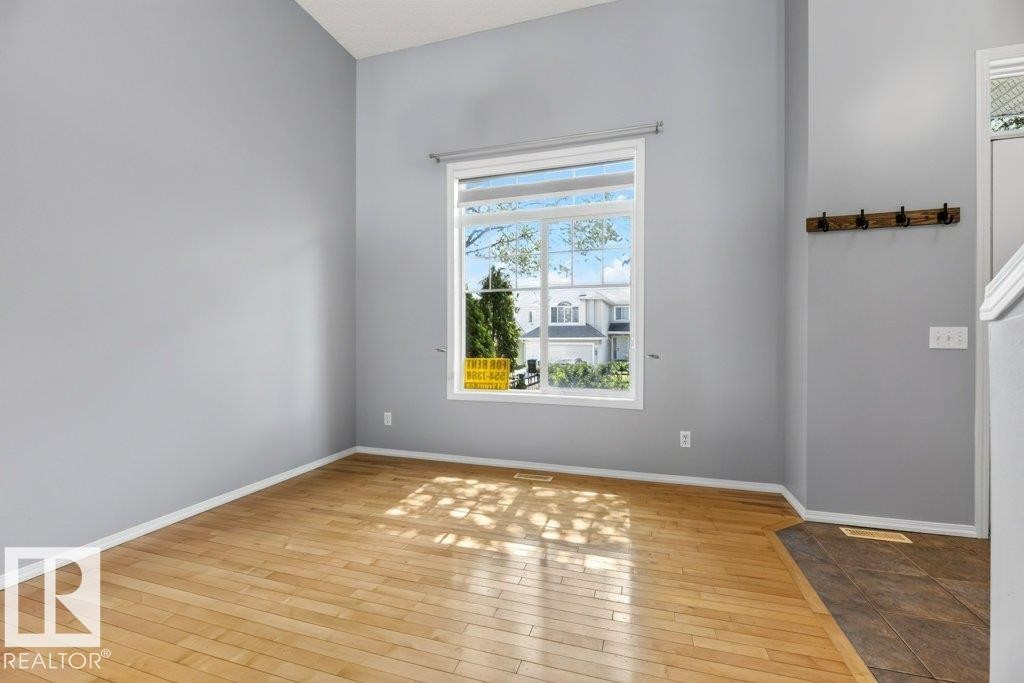 #7 8304 11 Av Sw, Edmonton, AB - Indoor Photo Showing Other Room