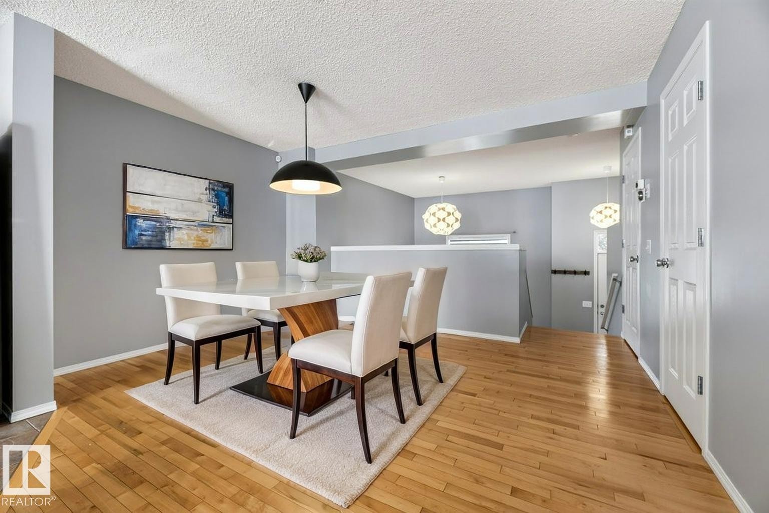 #7 8304 11 Av Sw, Edmonton, AB - Indoor Photo Showing Dining Room