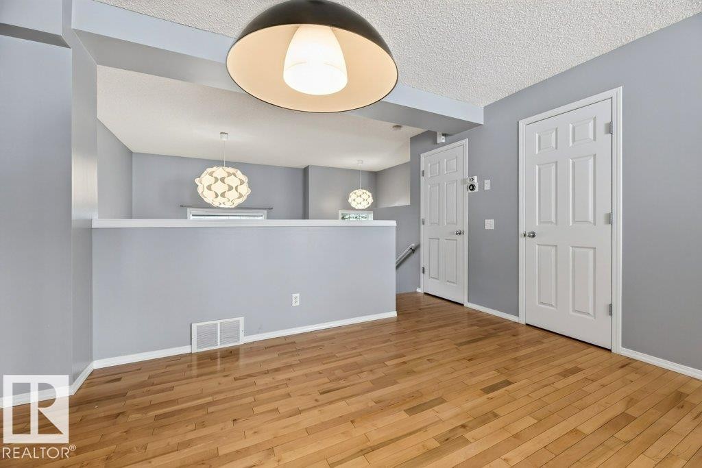 #7 8304 11 Av Sw, Edmonton, AB - Indoor Photo Showing Other Room