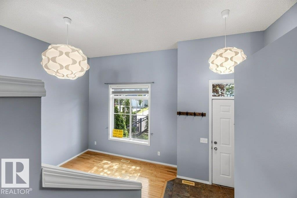 #7 8304 11 Av Sw, Edmonton, AB - Indoor Photo Showing Other Room