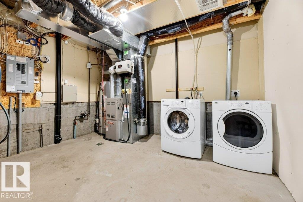 #7 8304 11 Av Sw, Edmonton, AB - Indoor Photo Showing Laundry Room
