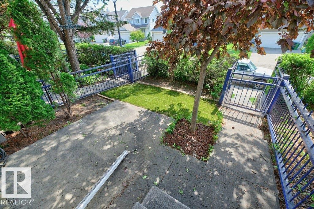 #7 8304 11 Av Sw, Edmonton, AB - Outdoor
