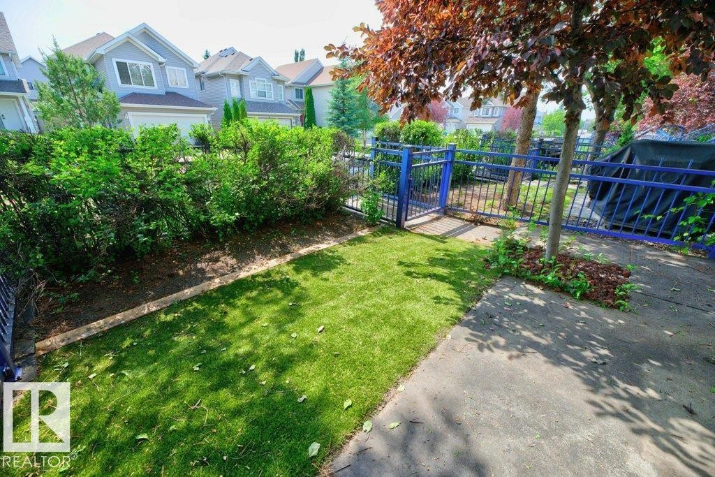 #7 8304 11 Av Sw, Edmonton, AB - Outdoor