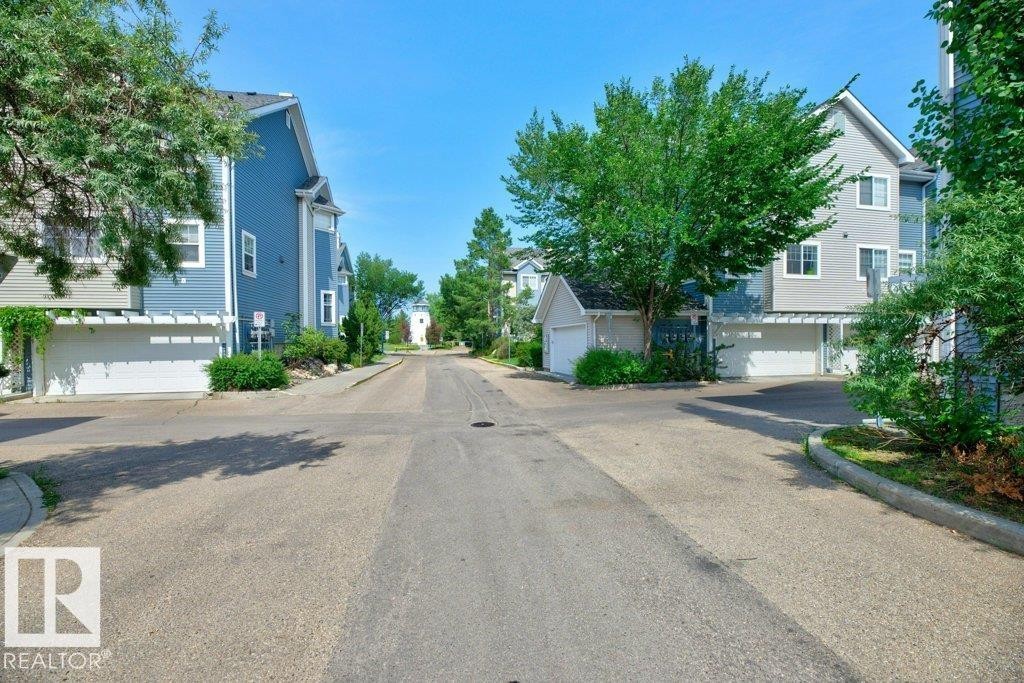 #7 8304 11 Av Sw, Edmonton, AB - Outdoor