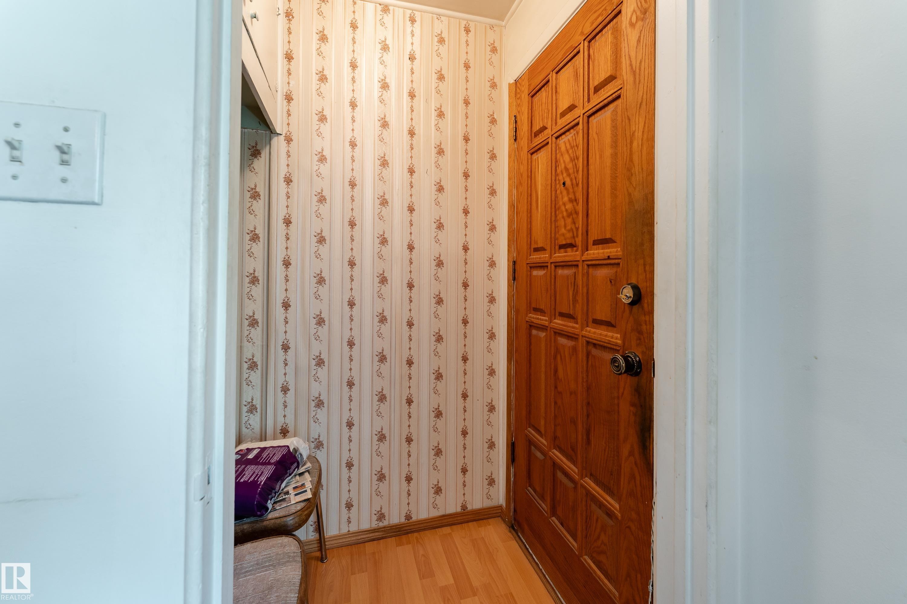 8502 76 Avenue Nw, Edmonton, AB - Indoor Photo Showing Other Room