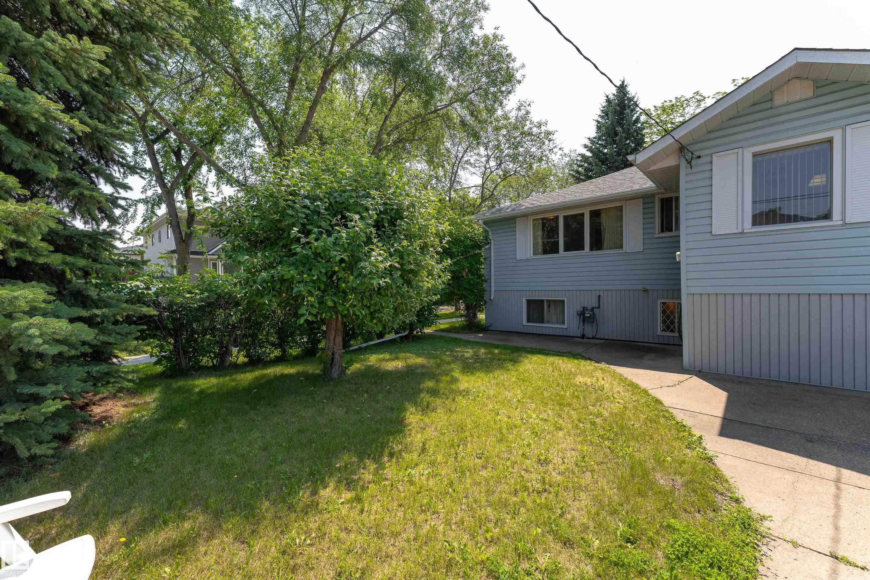 8502 76 Avenue Nw, Edmonton, AB - Outdoor