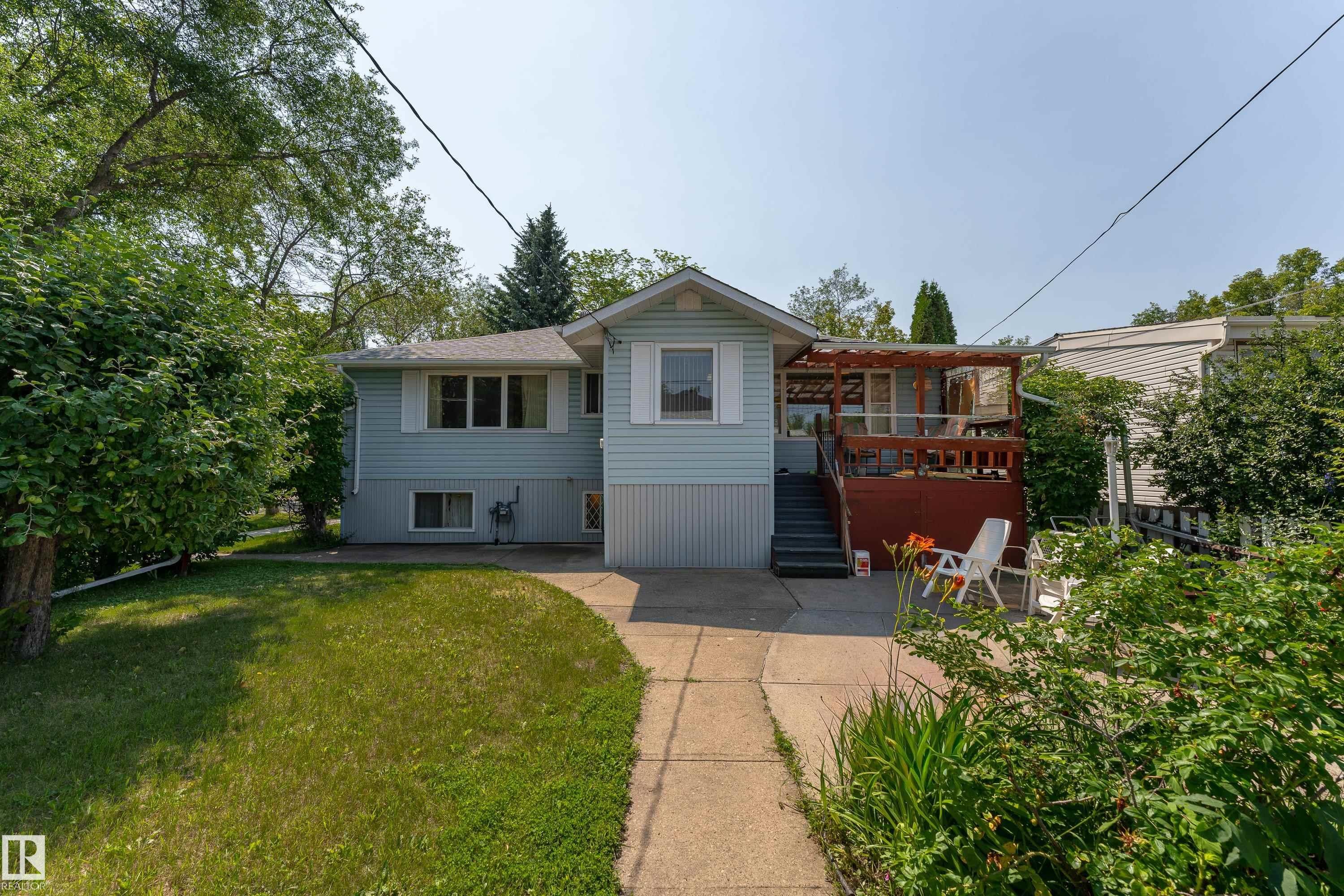 8502 76 Avenue Nw, Edmonton, AB - Outdoor With Facade