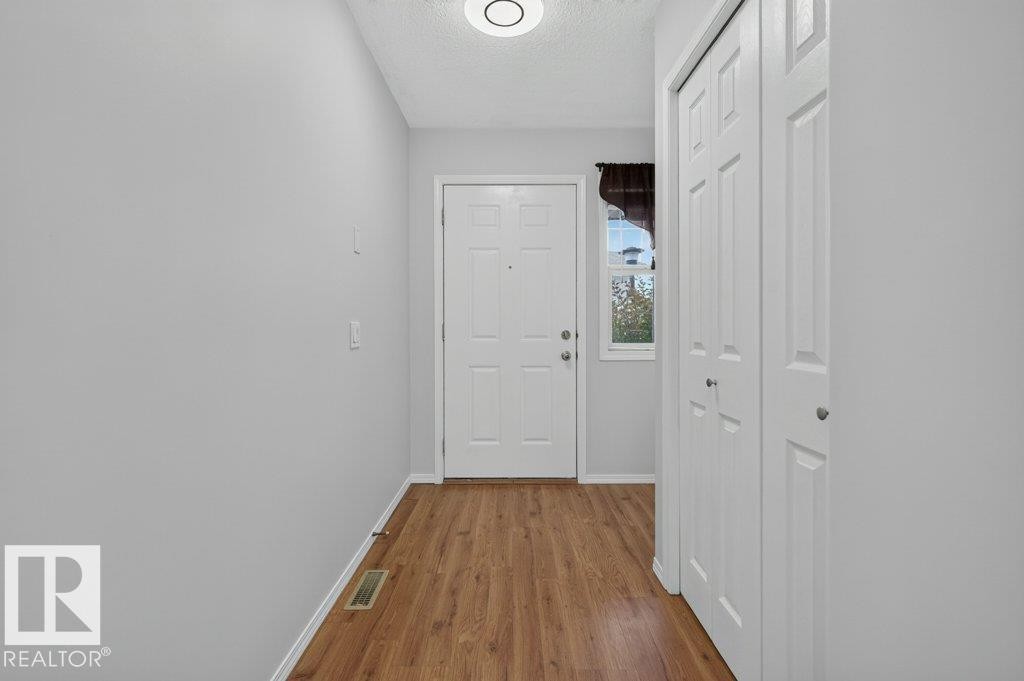 #10 2816 34 Av Nw, Edmonton, AB - Indoor Photo Showing Other Room