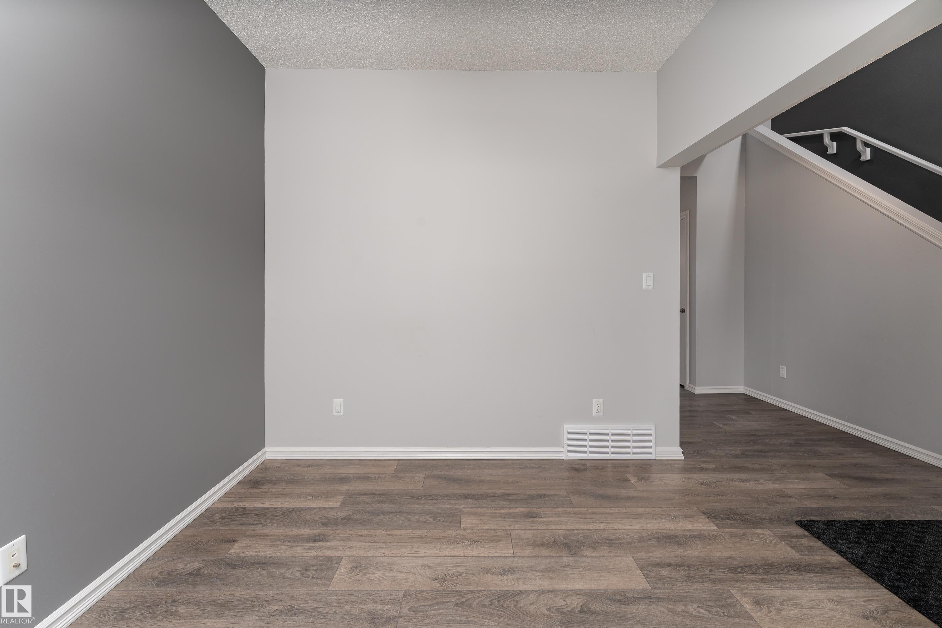 8811 223 Street Nw, Edmonton, AB - Indoor Photo Showing Other Room