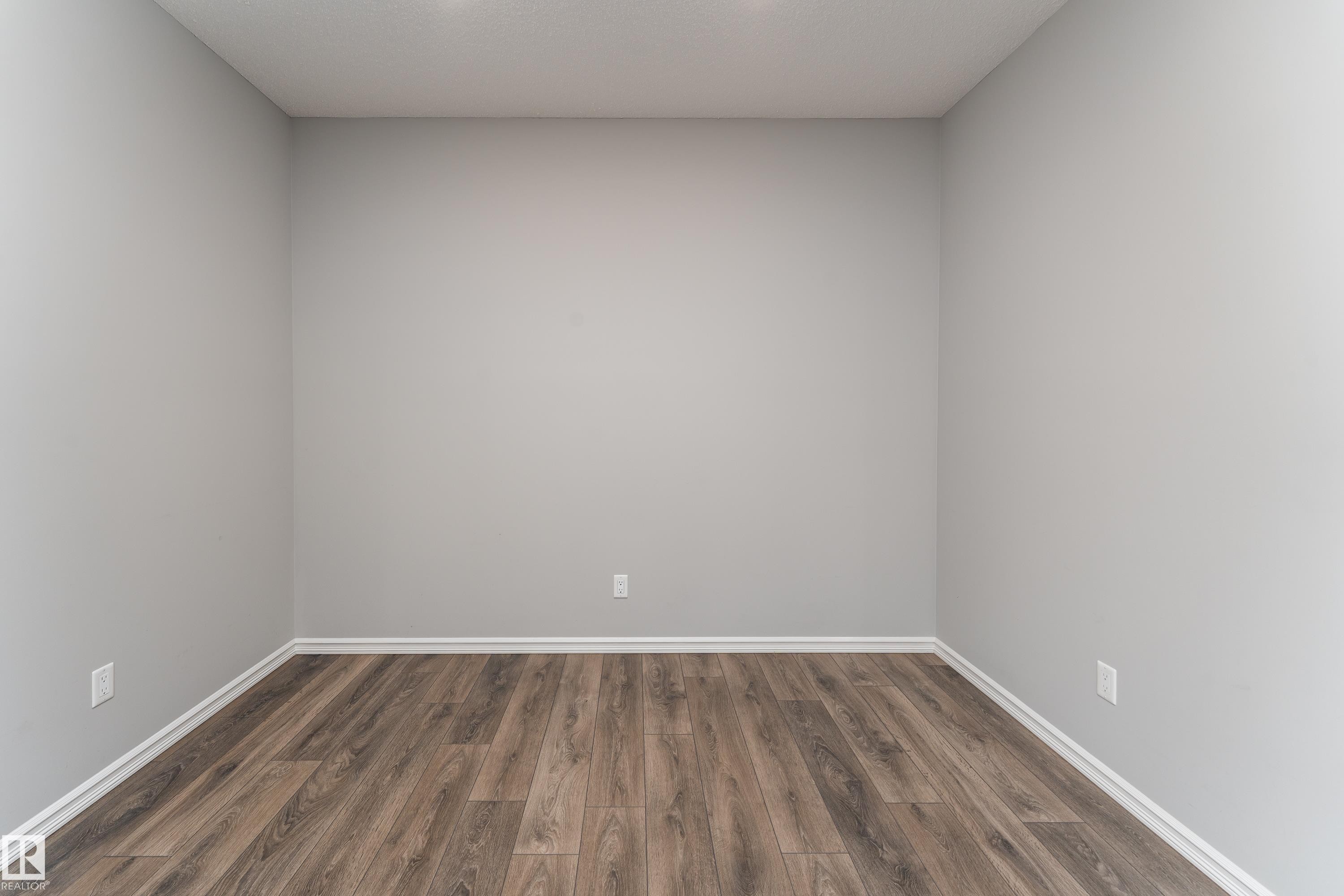 8811 223 Street Nw, Edmonton, AB - Indoor Photo Showing Other Room
