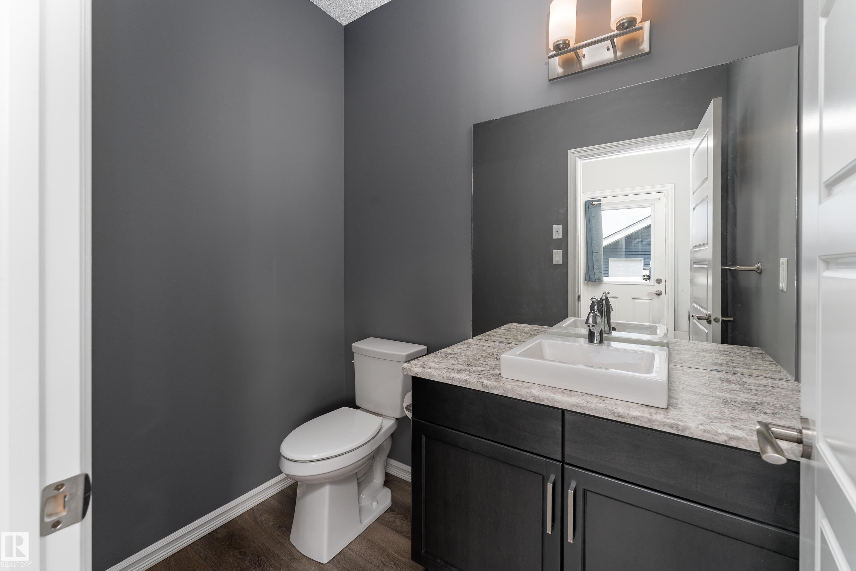 8811 223 Street Nw, Edmonton, AB - Indoor Photo Showing Bathroom