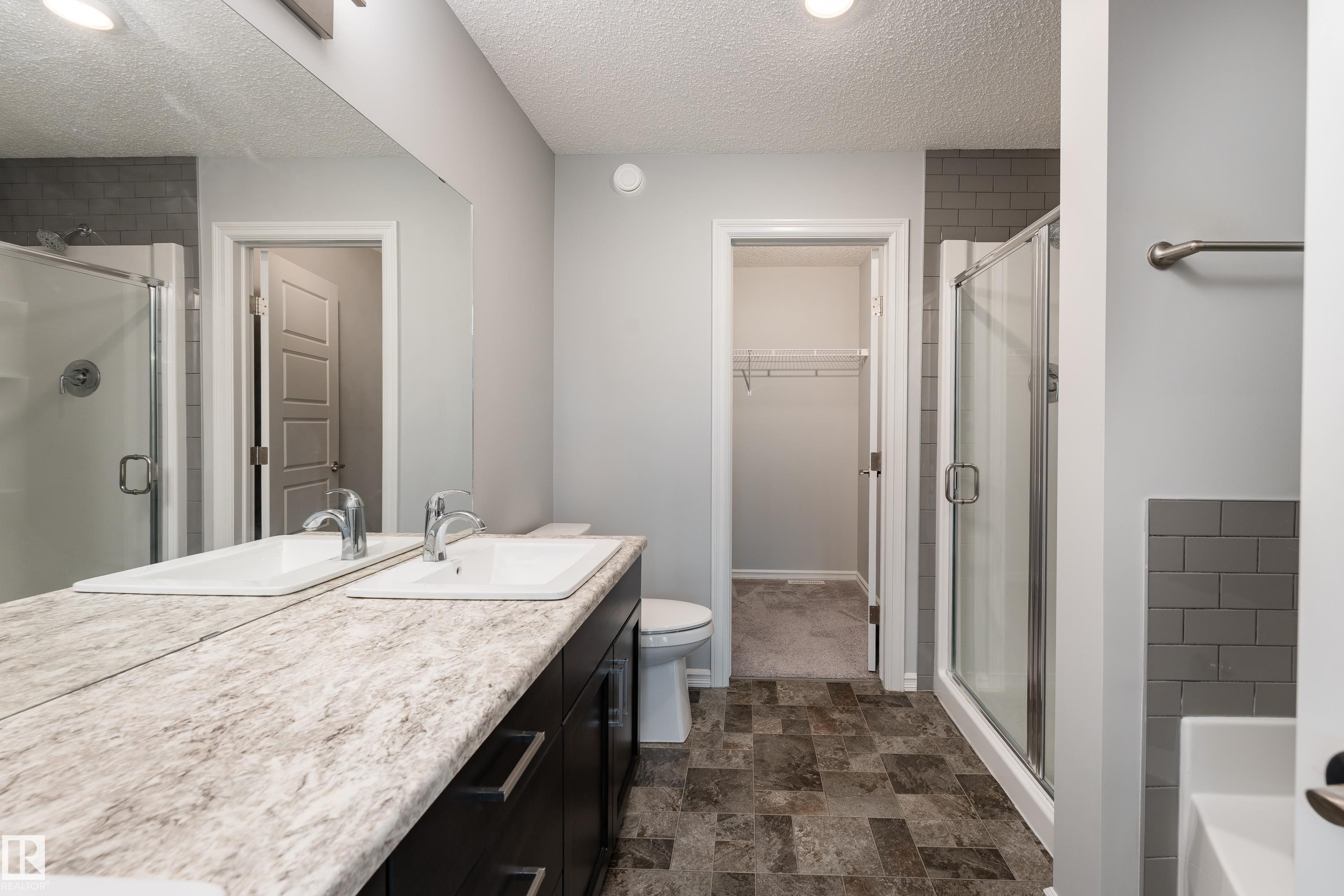 8811 223 Street Nw, Edmonton, AB - Indoor Photo Showing Bathroom