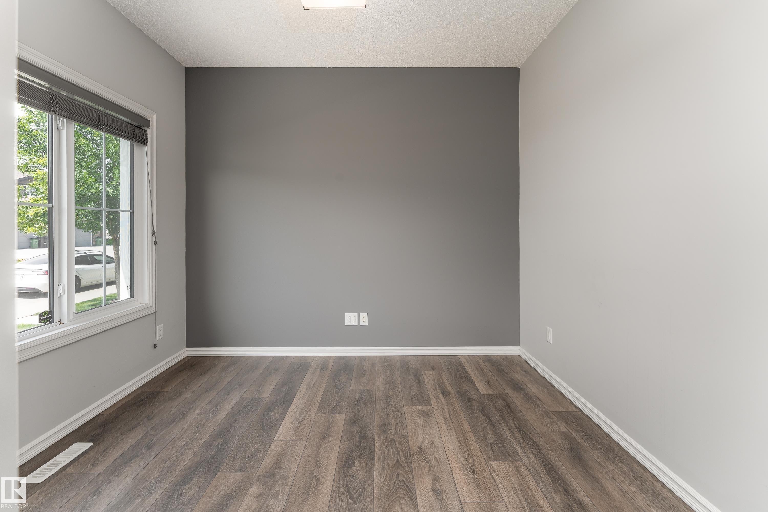 8811 223 Street Nw, Edmonton, AB - Indoor Photo Showing Other Room