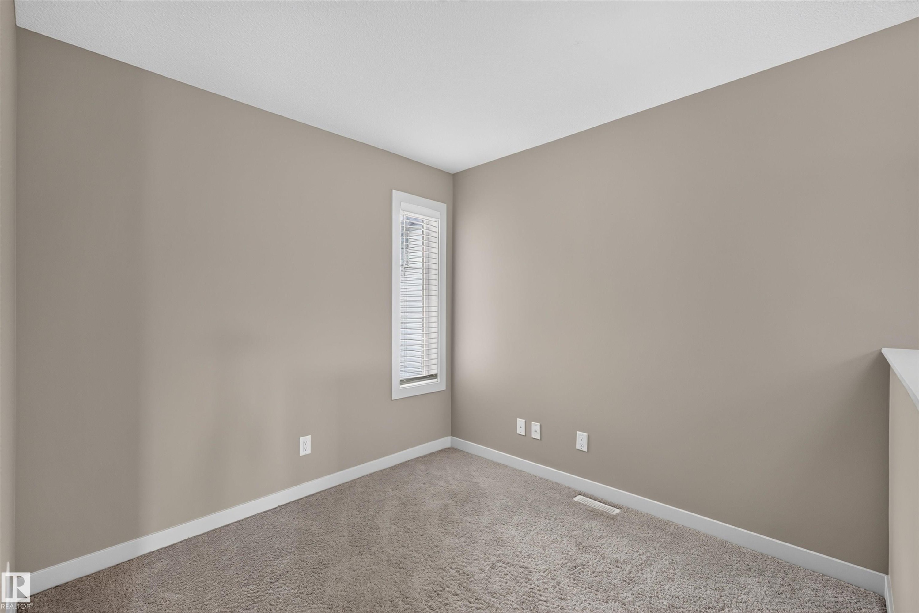 1107 162 Street Sw, Edmonton, AB - Indoor Photo Showing Other Room