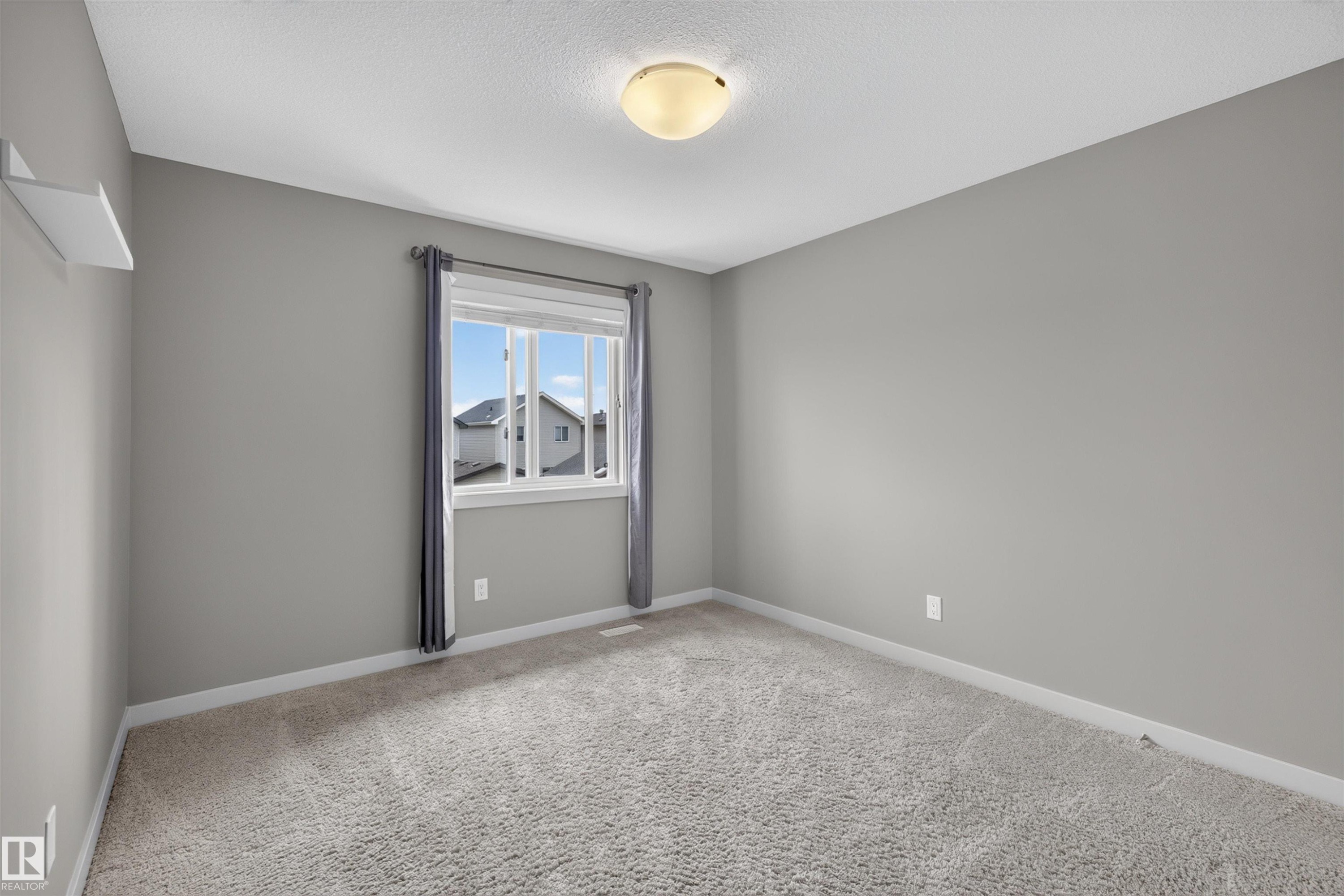 1107 162 Street Sw, Edmonton, AB - Indoor Photo Showing Other Room