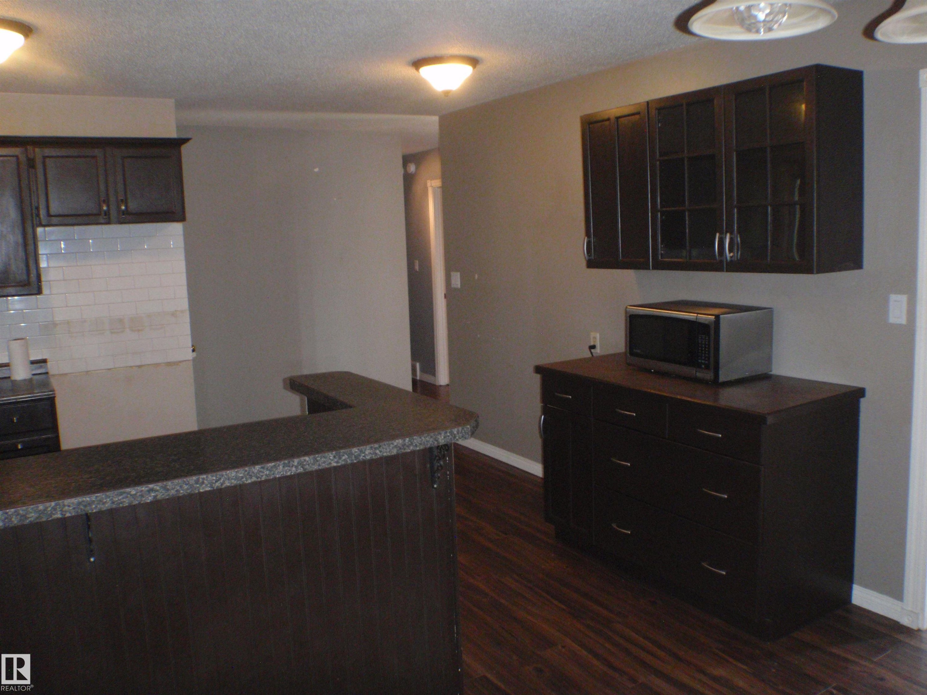 5424 Willock Crescent, Swan Hills, AB - Indoor Photo Showing Kitchen