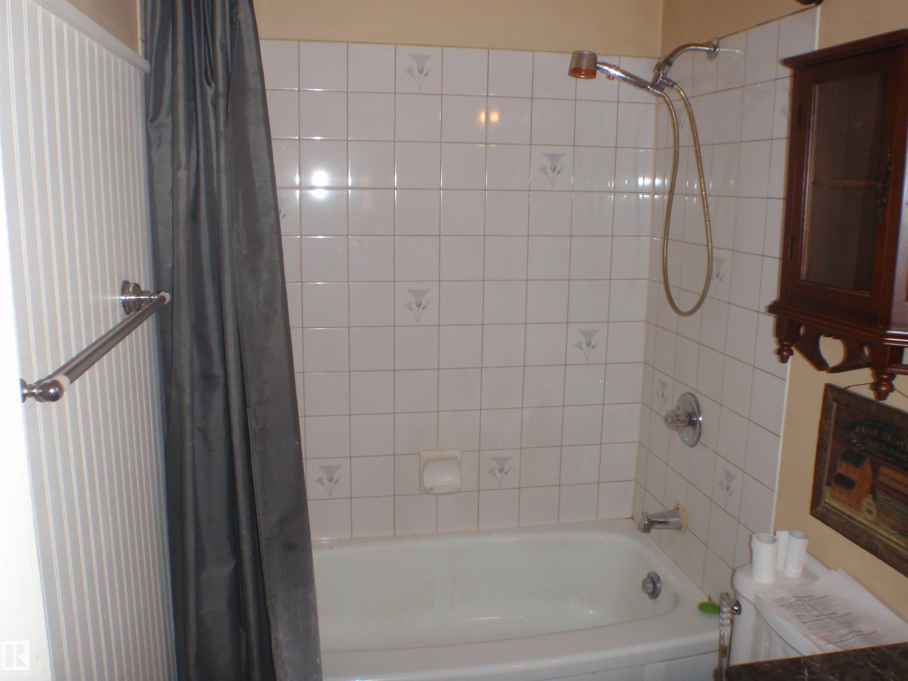 5424 Willock Crescent, Swan Hills, AB - Indoor Photo Showing Bathroom