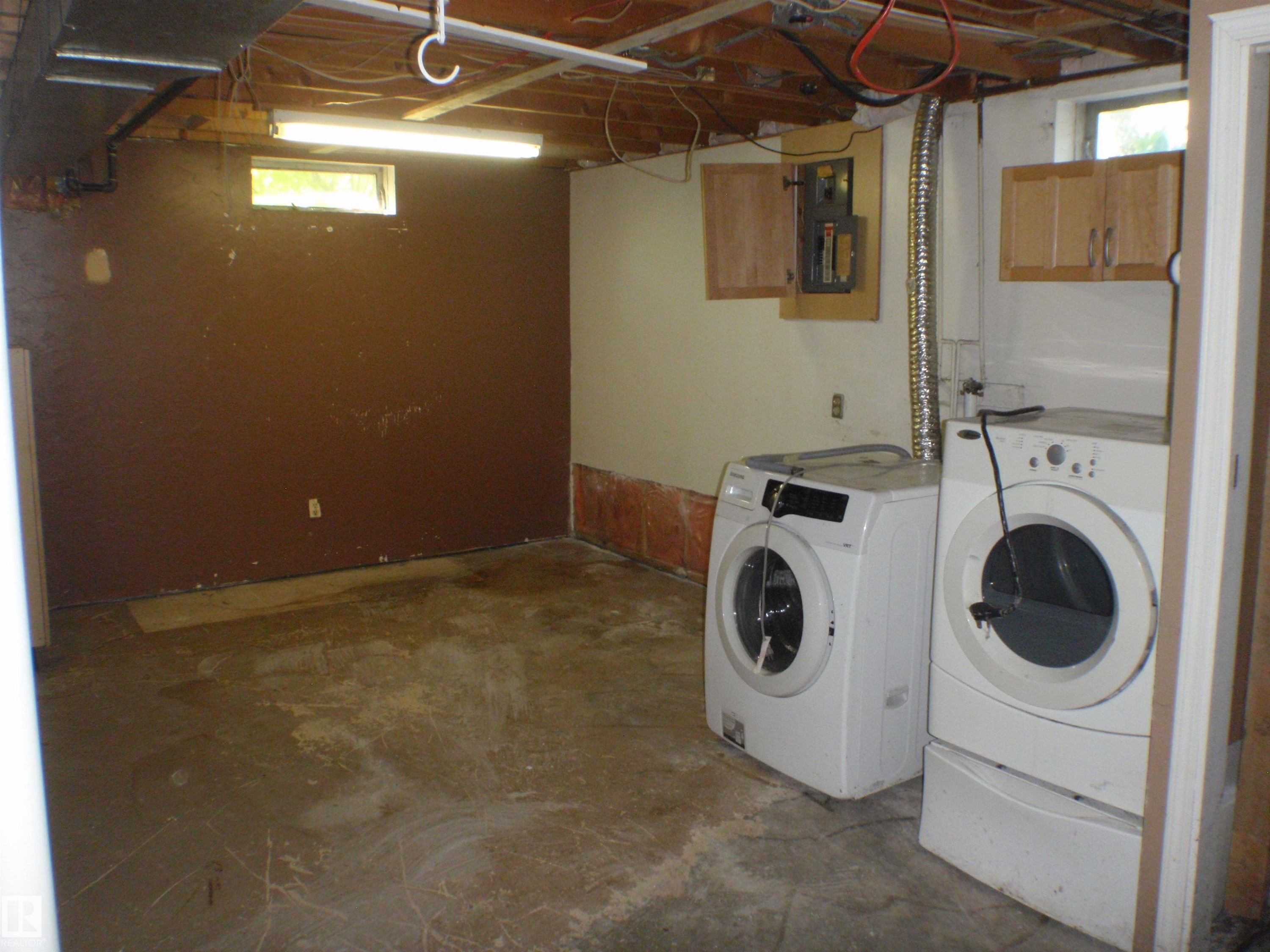 5424 Willock Crescent, Swan Hills, AB - Indoor Photo Showing Laundry Room