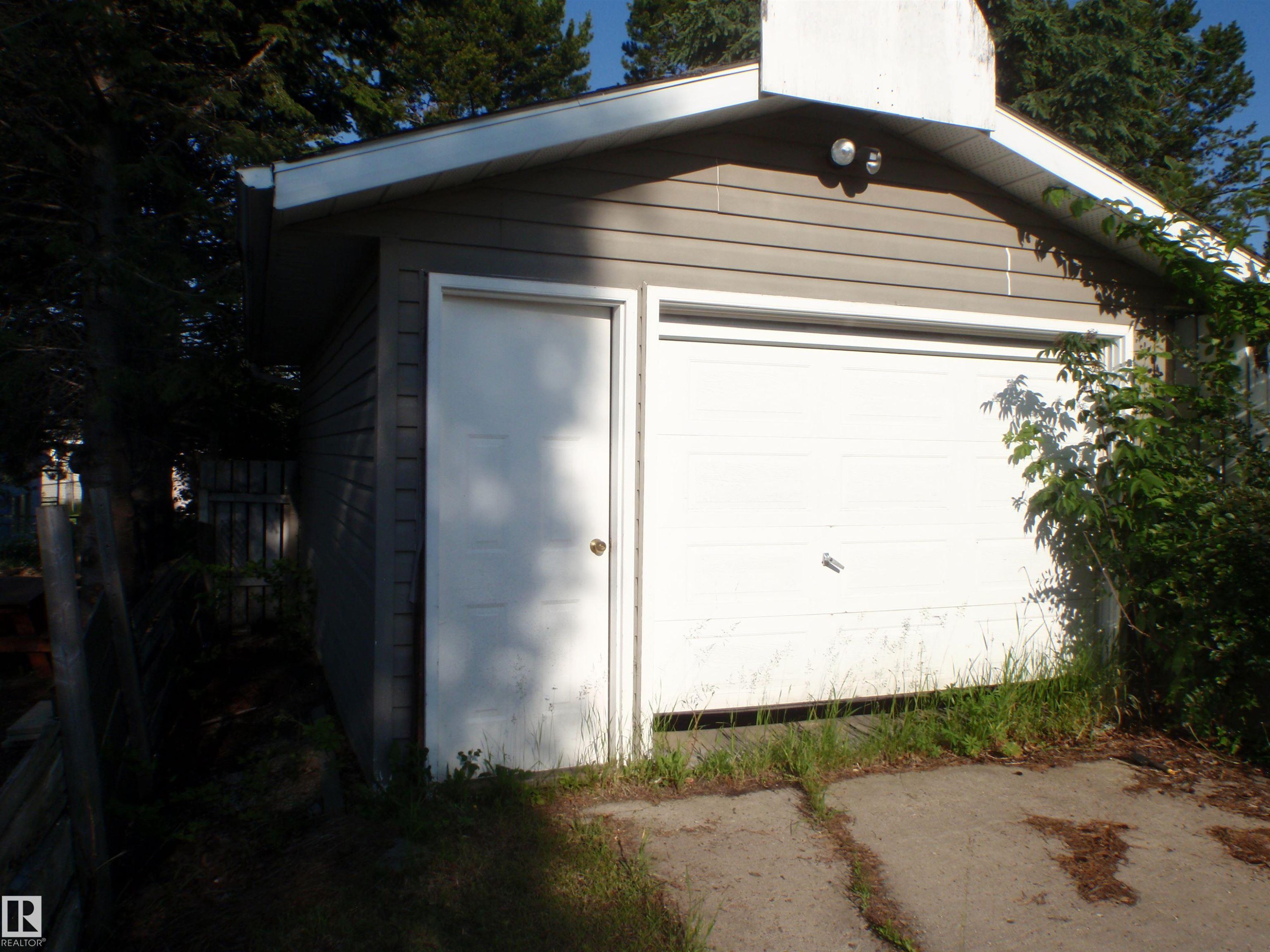 5424 Willock Crescent, Swan Hills, AB - Outdoor