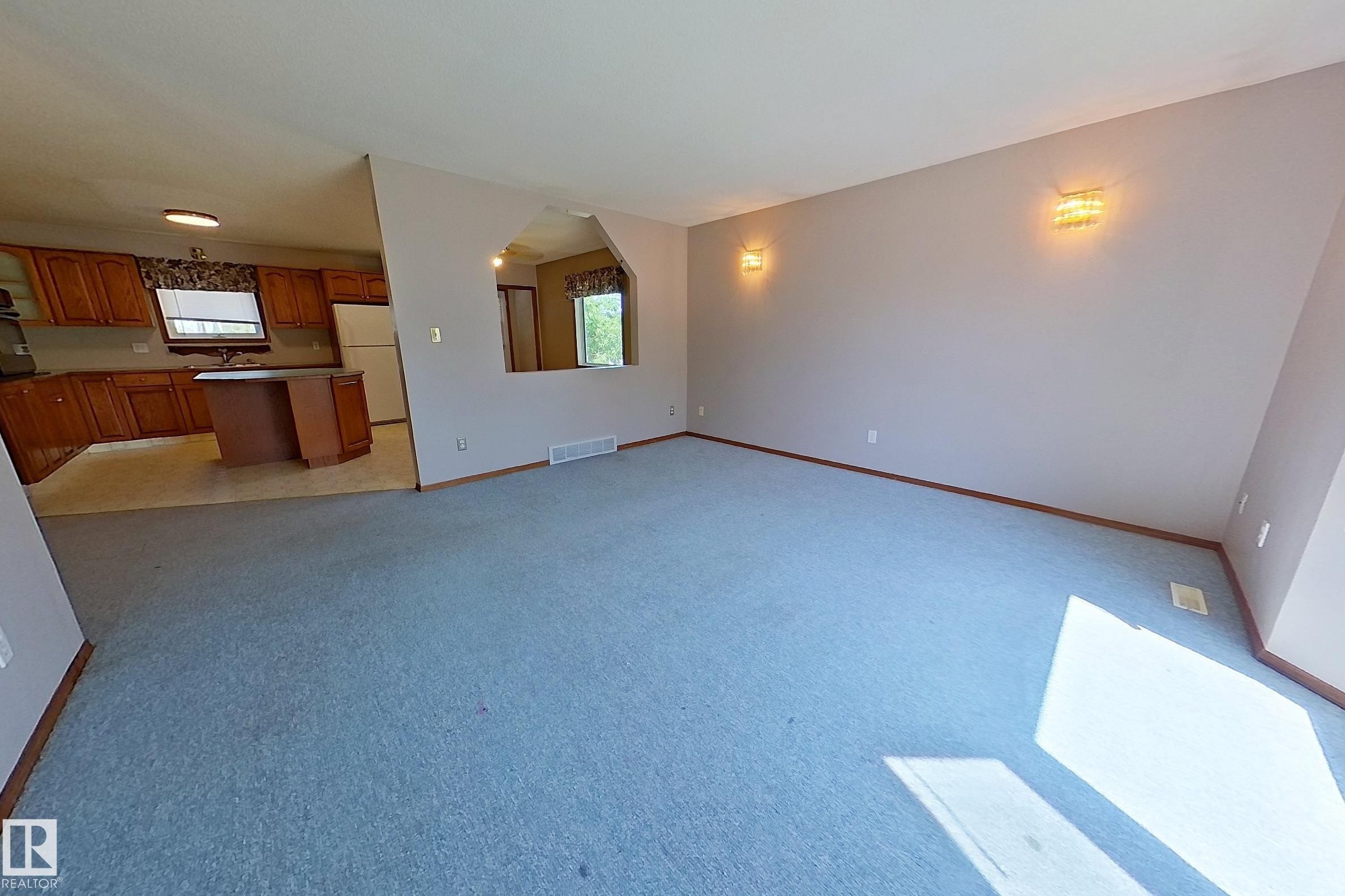 4602 52 Avenue, Bentley, AB - Indoor Photo Showing Other Room
