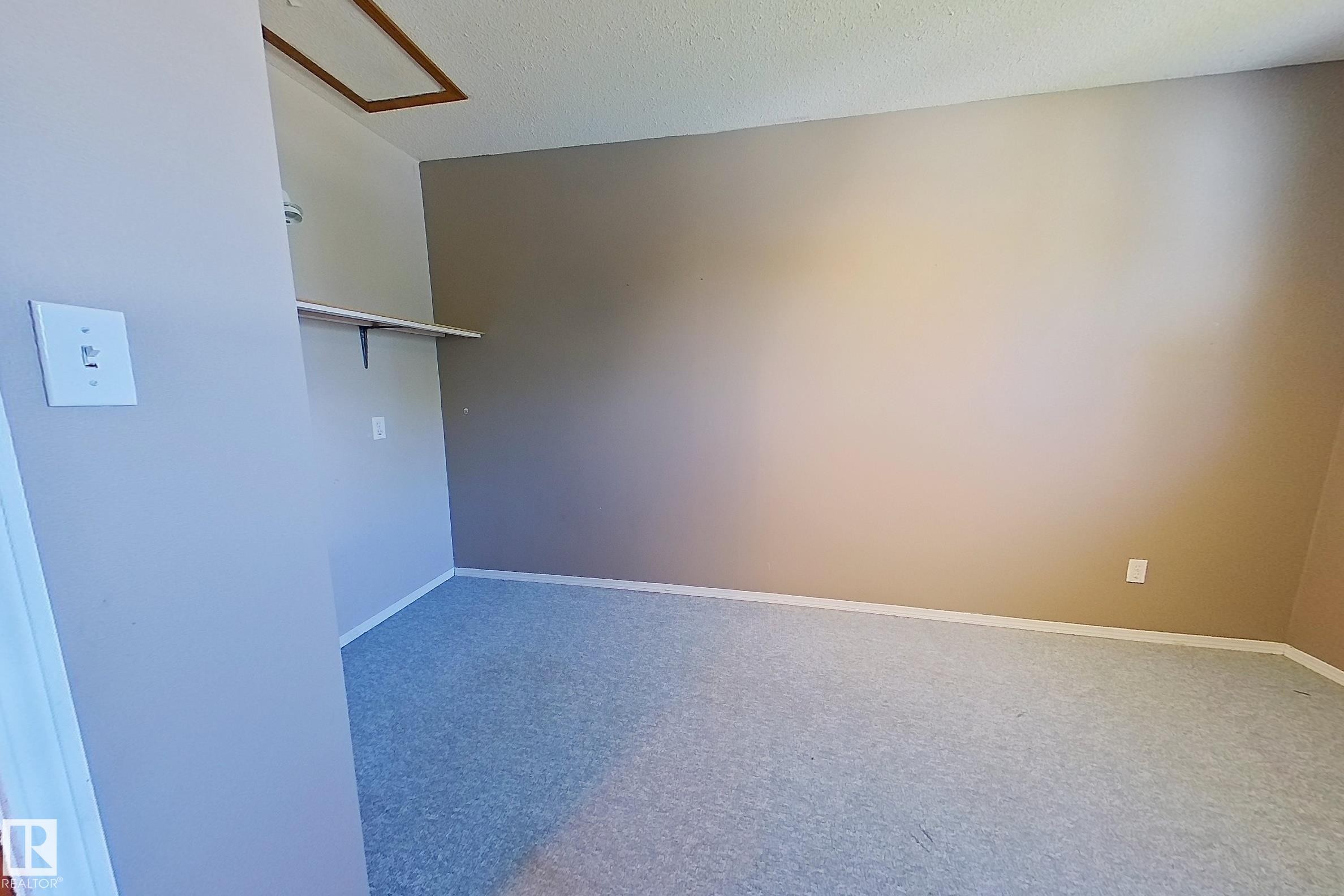 4602 52 Avenue, Bentley, AB - Indoor Photo Showing Other Room