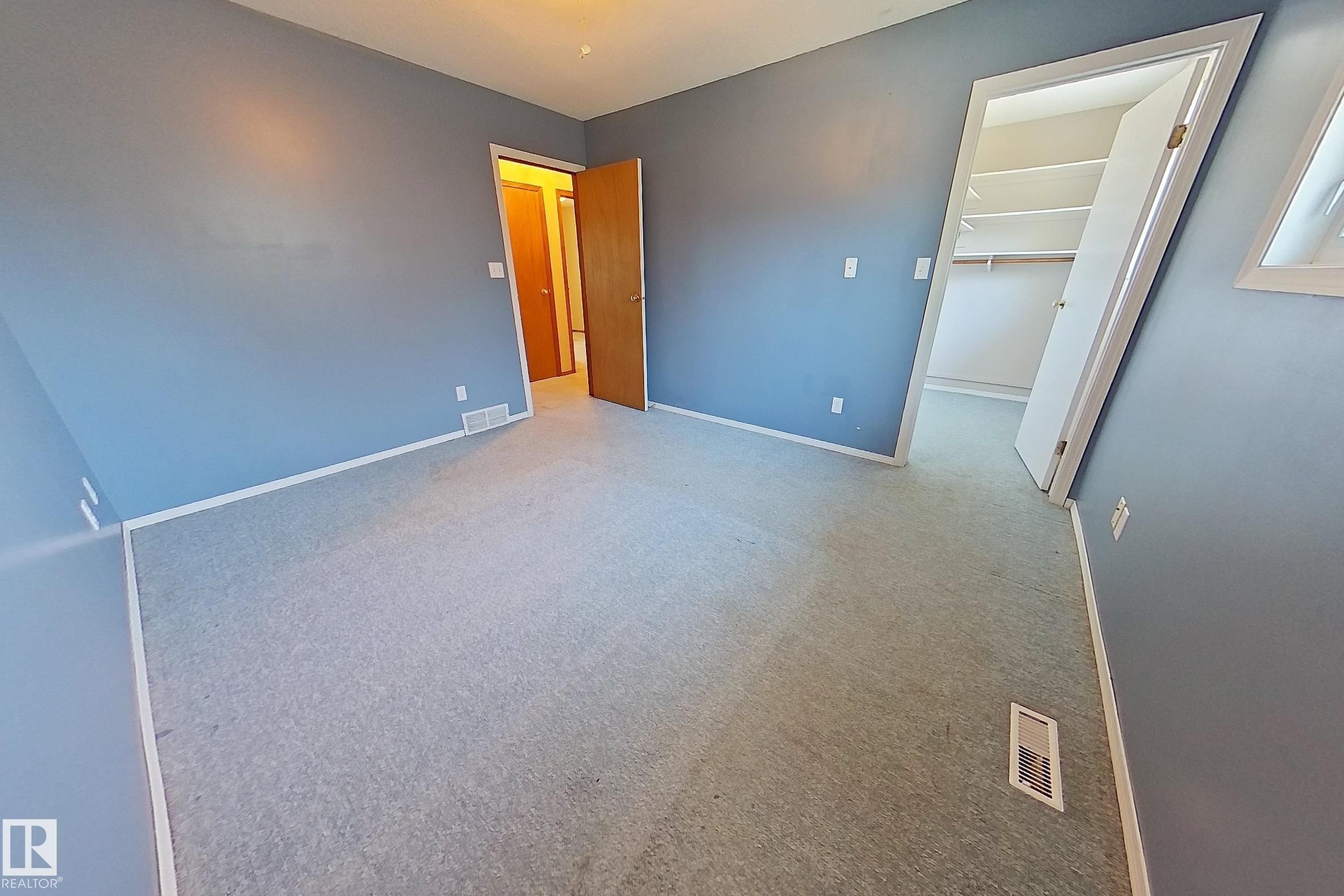 4602 52 Avenue, Bentley, AB - Indoor Photo Showing Other Room