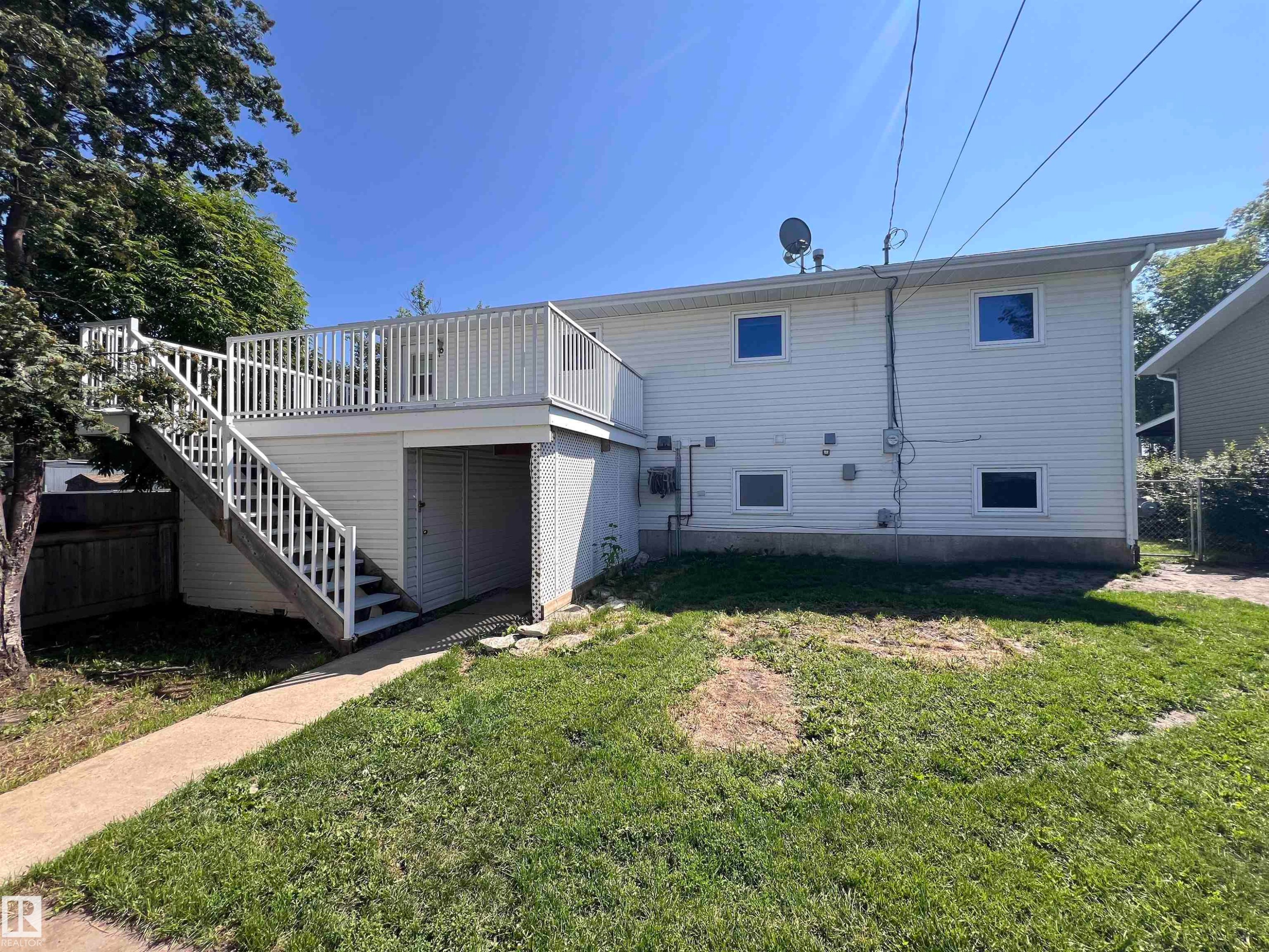 4602 52 Avenue, Bentley, AB - Outdoor With Exterior