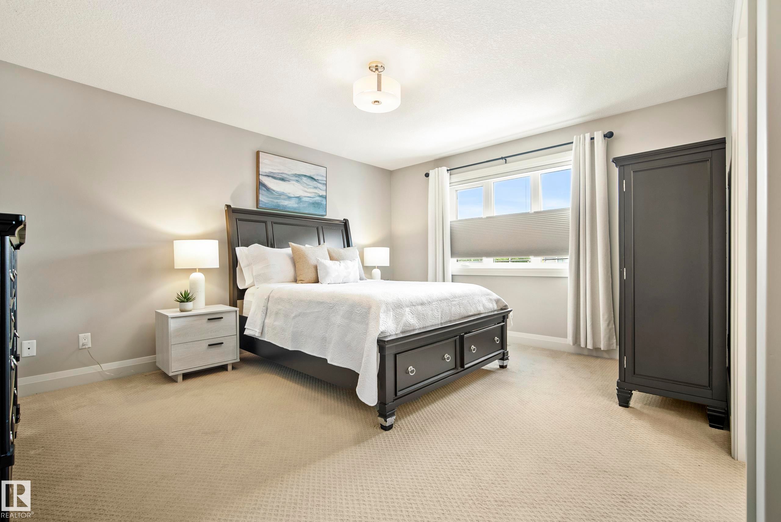 9844 75 Avenue Nw, Edmonton, AB - Indoor Photo Showing Bedroom