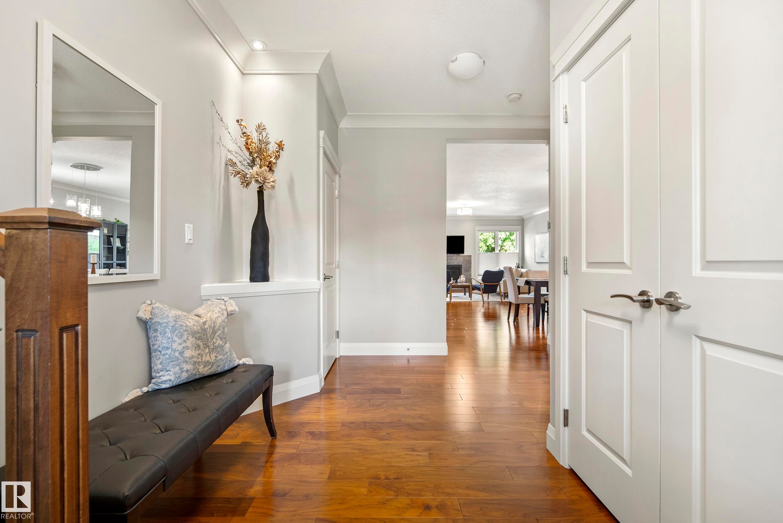 9844 75 Avenue Nw, Edmonton, AB - Indoor Photo Showing Other Room