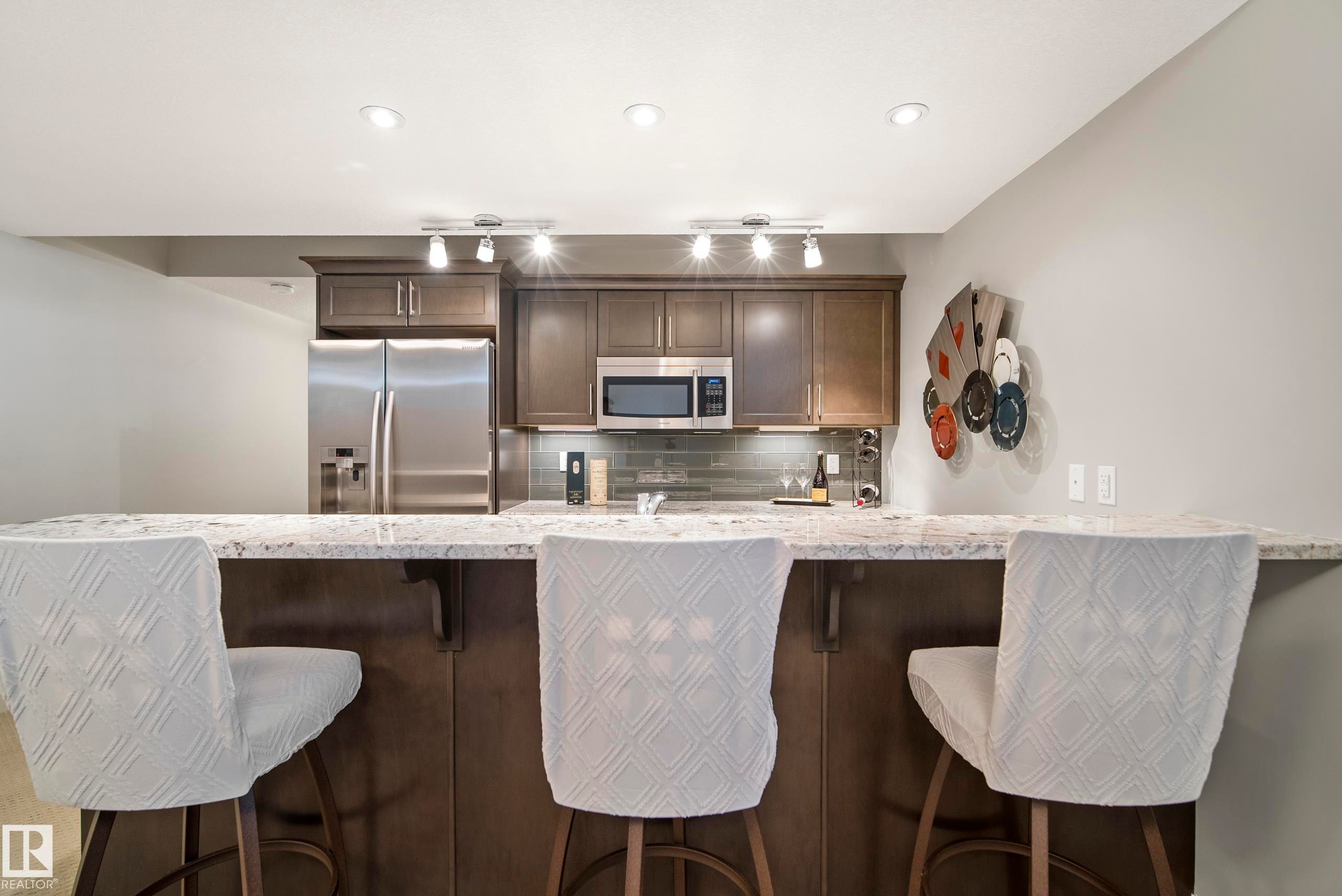 9844 75 Avenue Nw, Edmonton, AB - Indoor Photo Showing Kitchen With Upgraded Kitchen