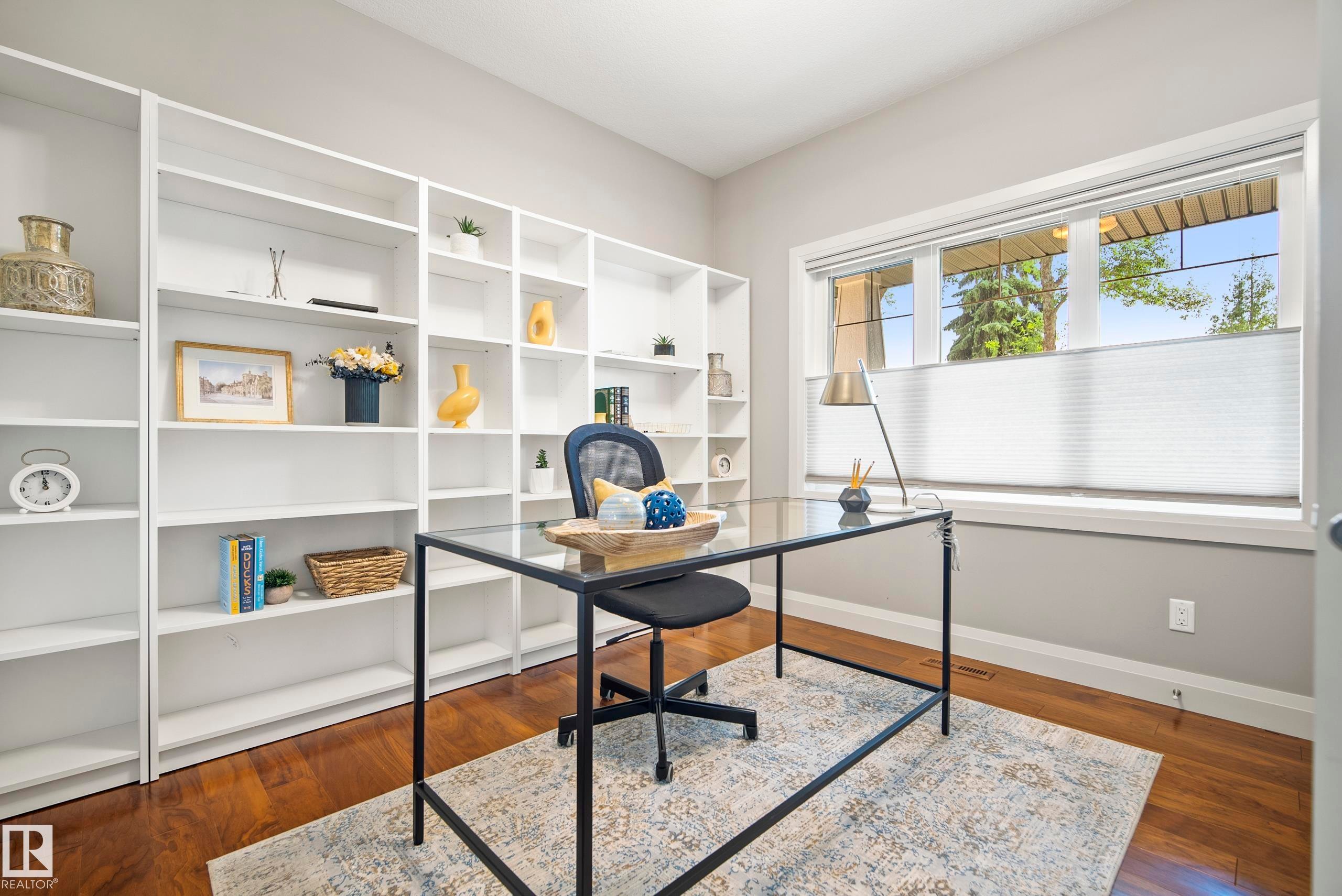 9844 75 Avenue Nw, Edmonton, AB - Indoor Photo Showing Office