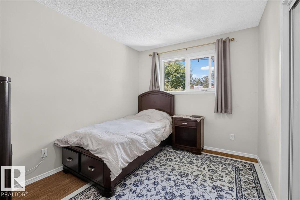 14735 123 Street Nw, Edmonton, AB - Indoor Photo Showing Bedroom