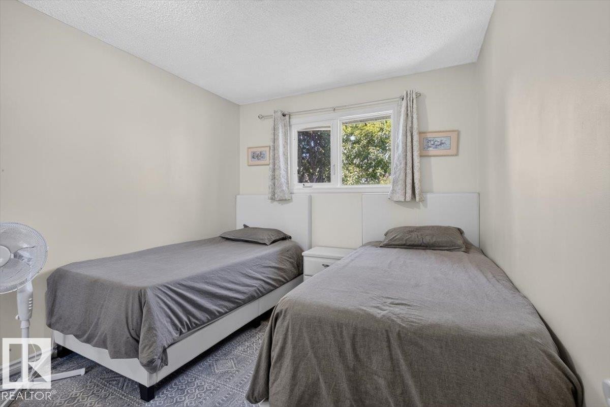 14735 123 Street Nw, Edmonton, AB - Indoor Photo Showing Bedroom