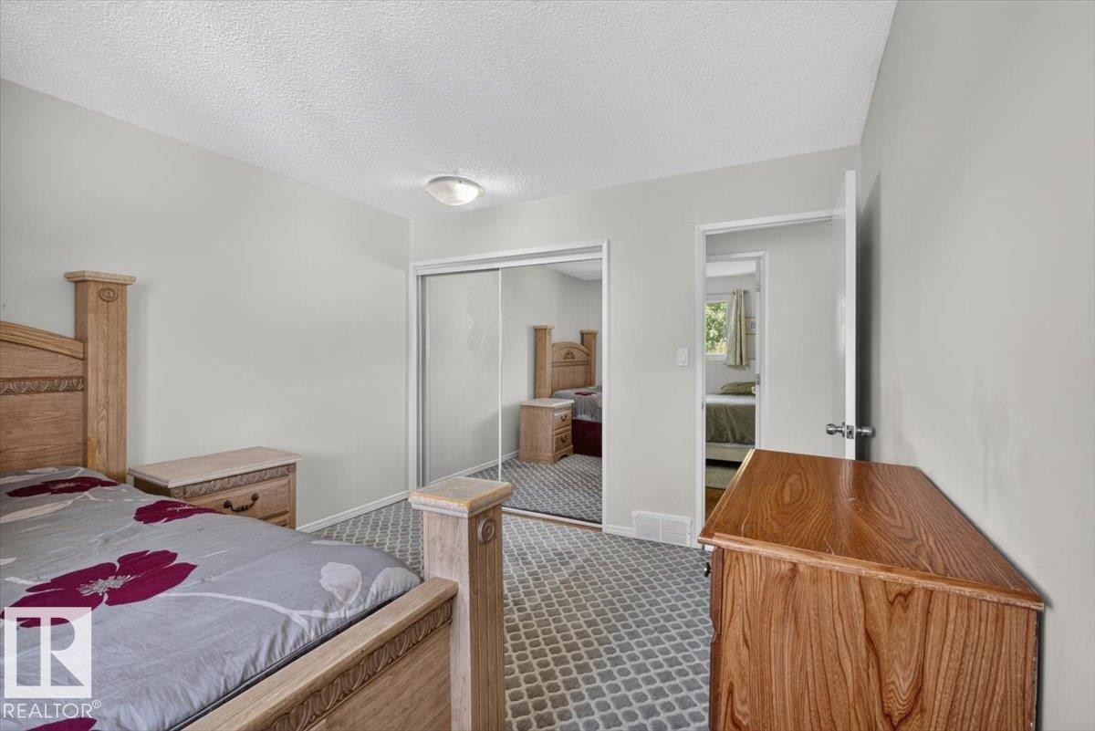 14735 123 Street Nw, Edmonton, AB - Indoor Photo Showing Bedroom