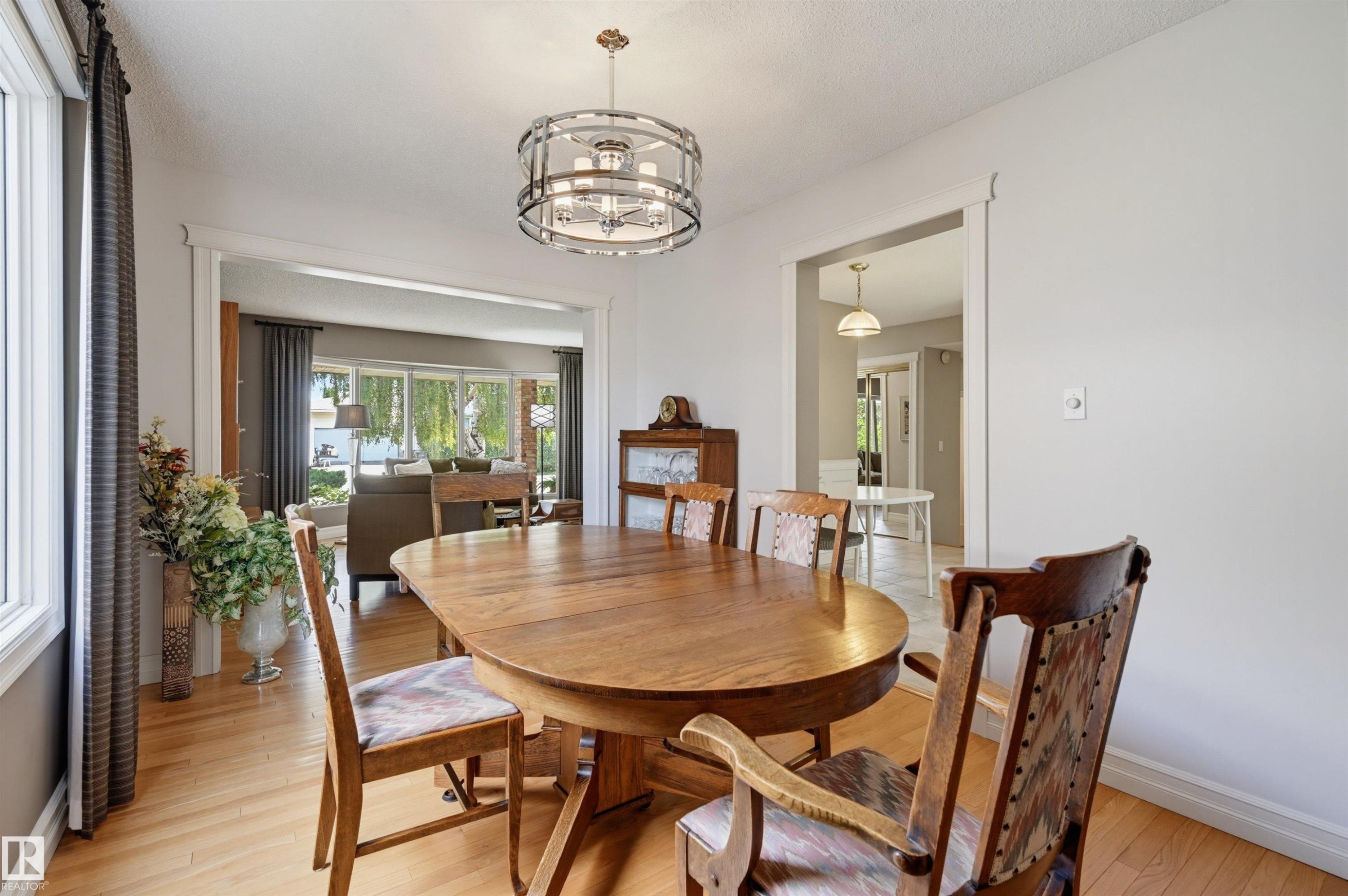 8724 187 Street Nw, Edmonton, AB - Indoor Photo Showing Dining Room