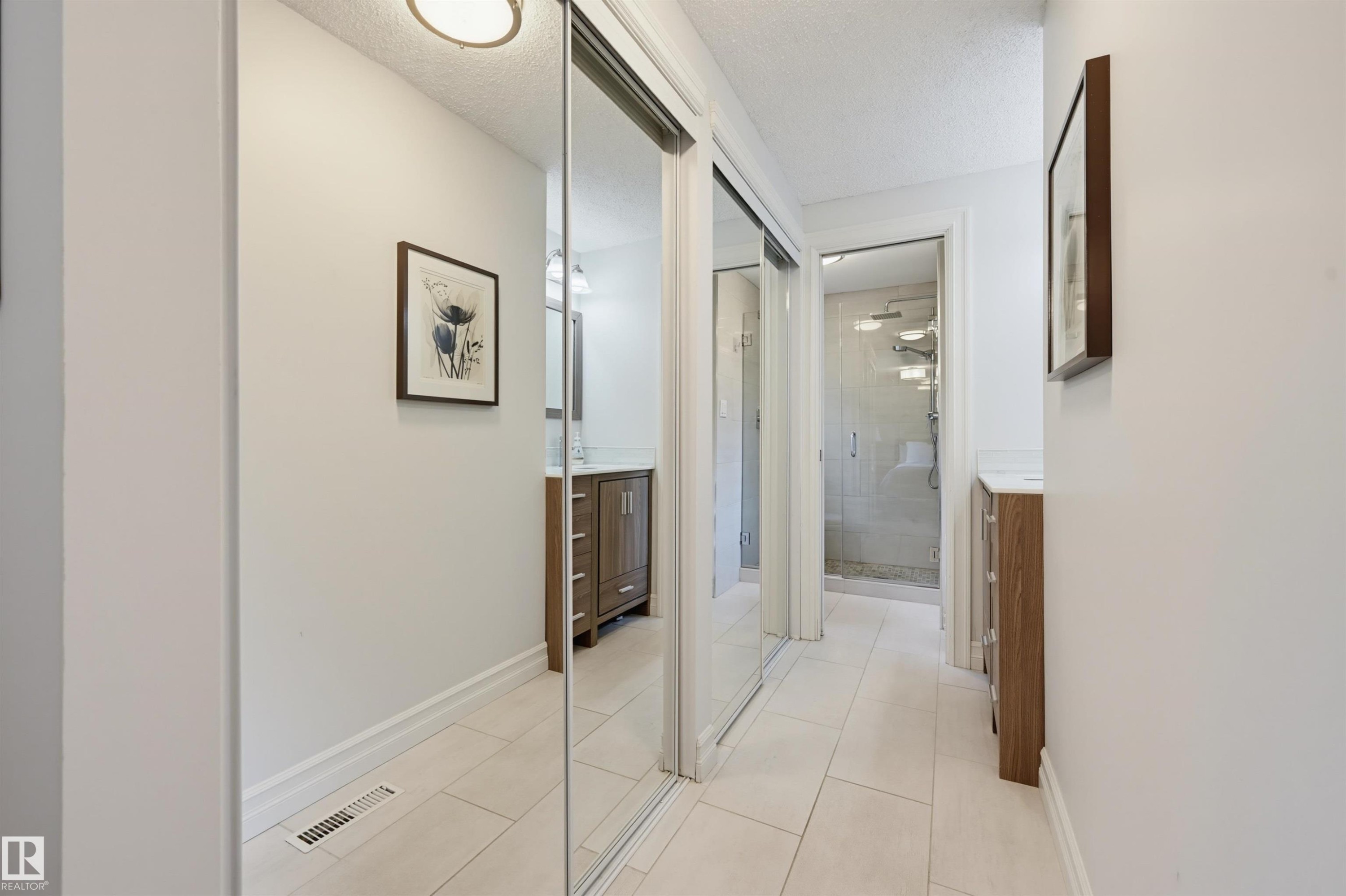 8724 187 Street Nw, Edmonton, AB - Indoor Photo Showing Other Room