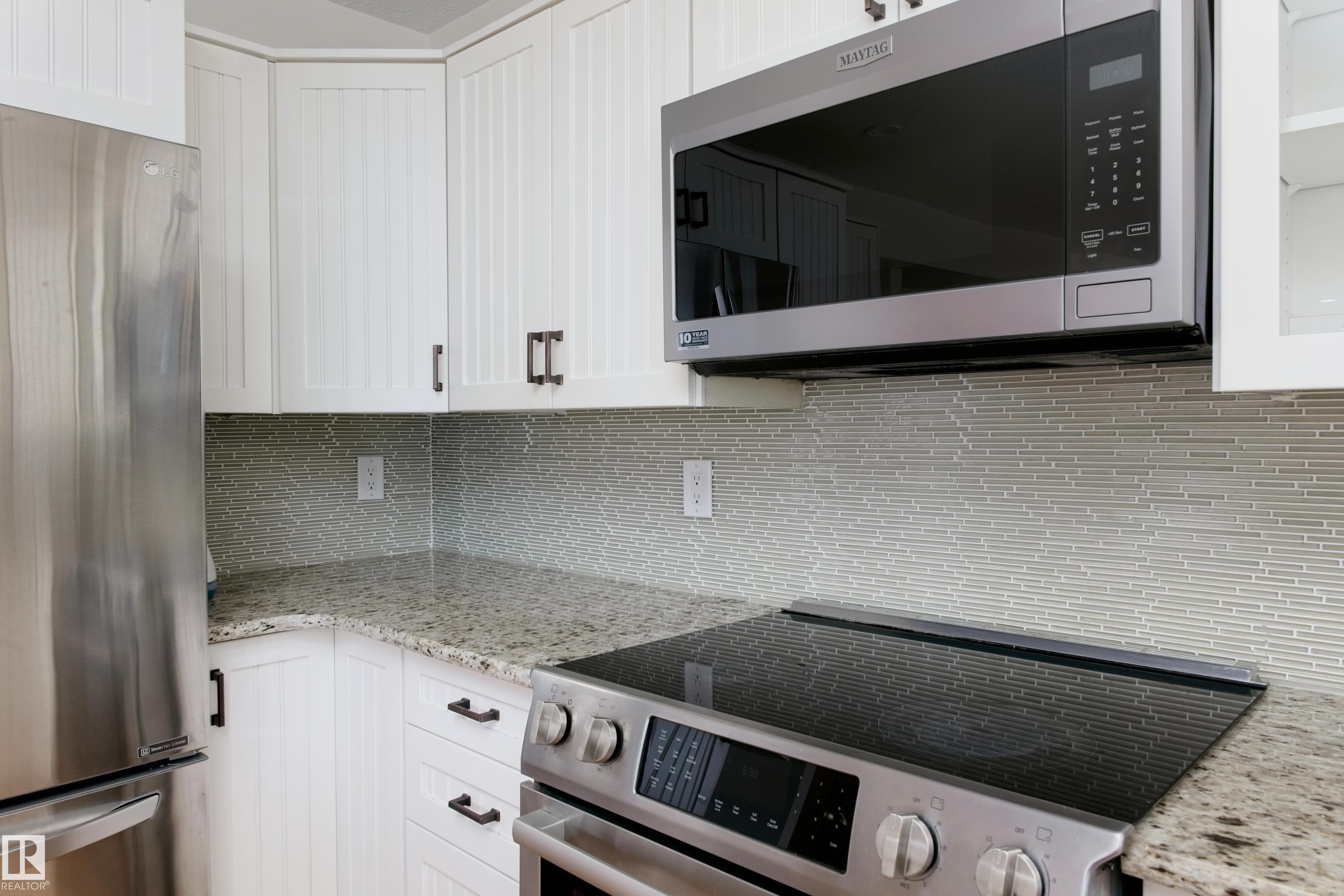 5407 60 Ave, Barrhead, AB - Indoor Photo Showing Kitchen With Upgraded Kitchen