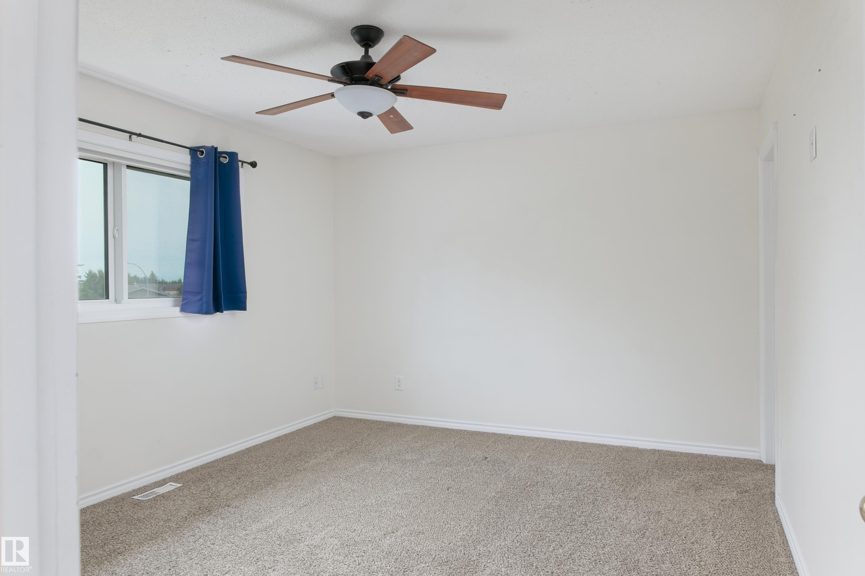 5407 60 Ave, Barrhead, AB - Indoor Photo Showing Other Room