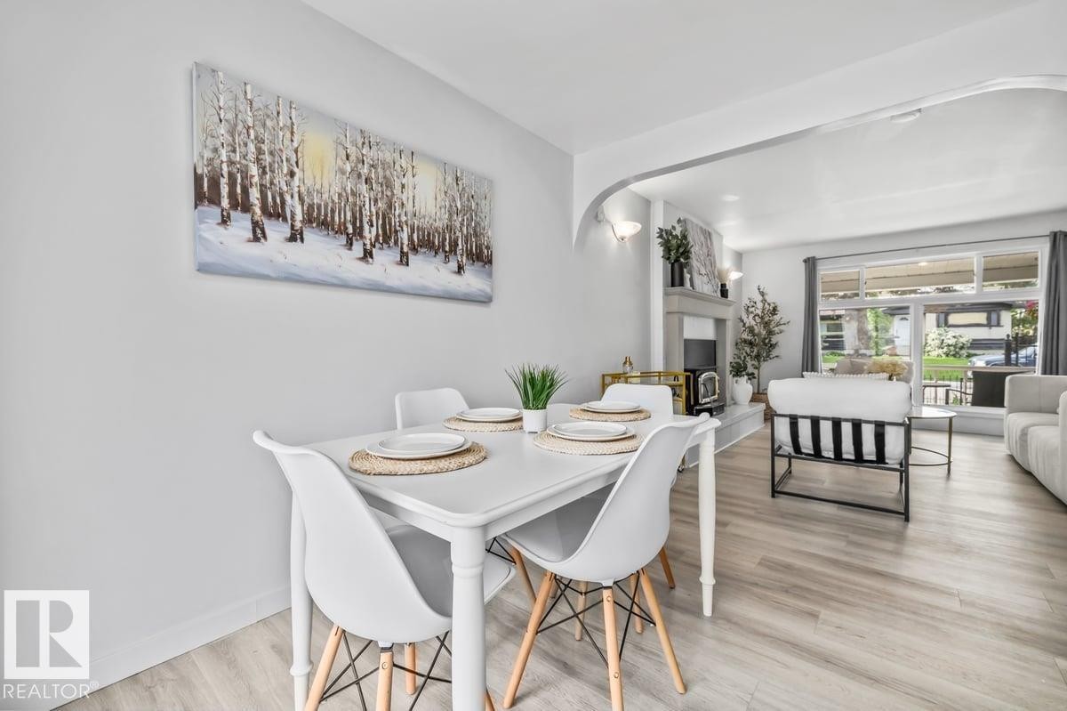 9304 128A Avenue Nw, Edmonton, AB - Indoor Photo Showing Dining Room