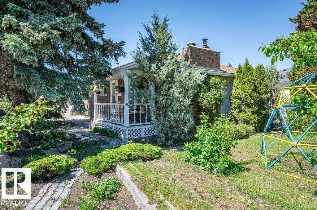 9304 128A Avenue Nw, Edmonton, AB - Outdoor