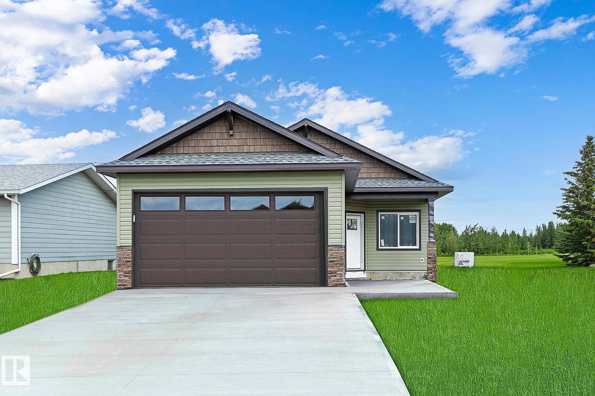 4804 53 Avenue, Thorsby, AB - Outdoor